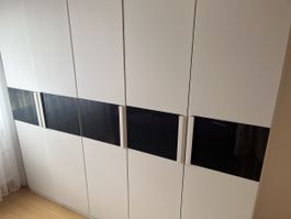 Kleiderschrank zu verkaufen 