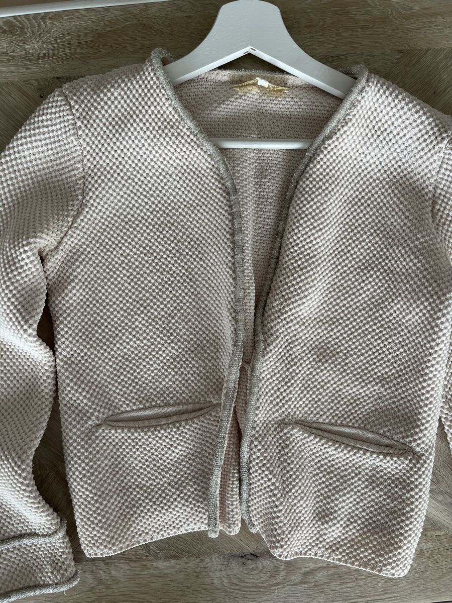 Maje Giacche: MAJE Strickjacke Beige Gr. 1, Perlenbordüre – Usato da Pfäffikon SZ venduto da humming-bird 4
