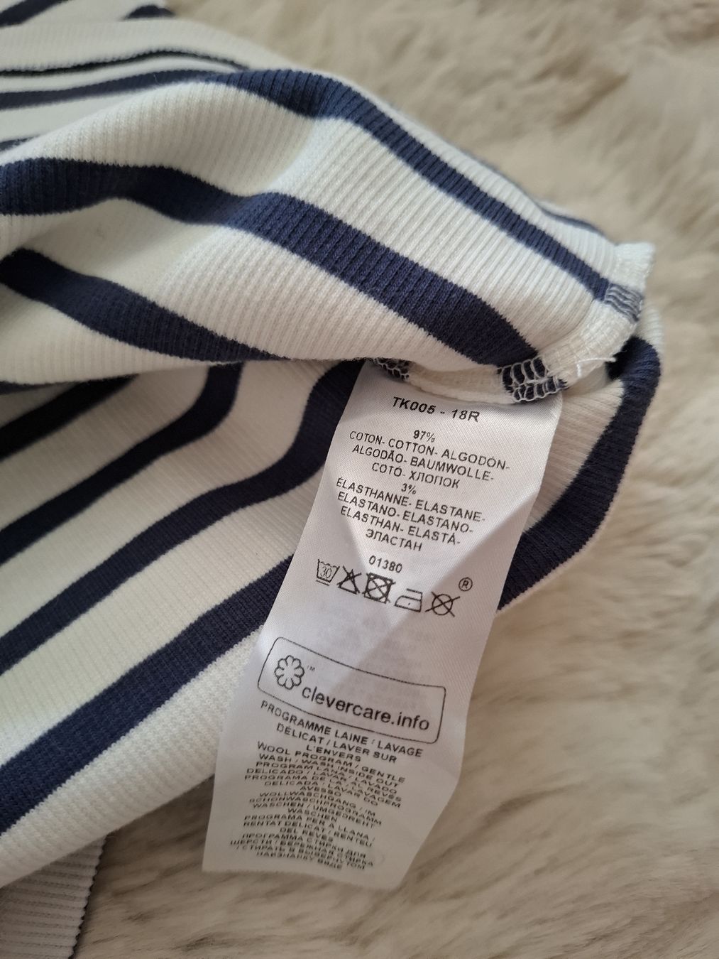 Caroll Pullover & Sweatshirts: Caroll Paris Marinière coton rayée bleu T.M – Gebraucht aus Le Locle von sAm_2112 2