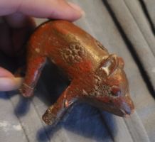 Statuette ancienne, cochon en bois polychrome, asiatique