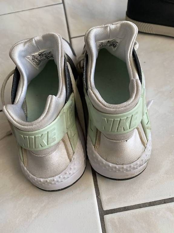 Schuhe für Jungen: Vend deux paires de baskets enfants – Gebraucht aus Morrens VD von gia_sfs5 3