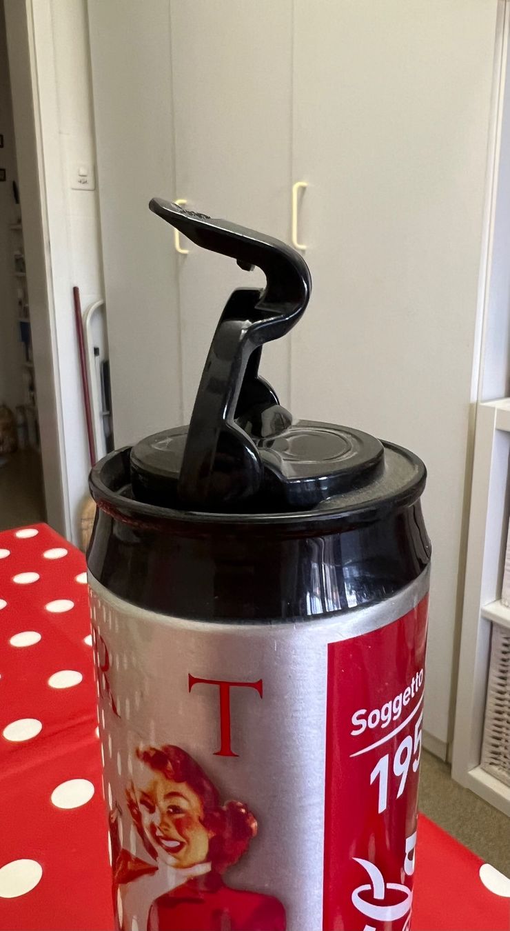 Coca-Cola Borracce & Thermos: • Coca Cola Trinkflasche • – Nuovo (secondo la descrizione) da Basel venduto da mendoza13 3