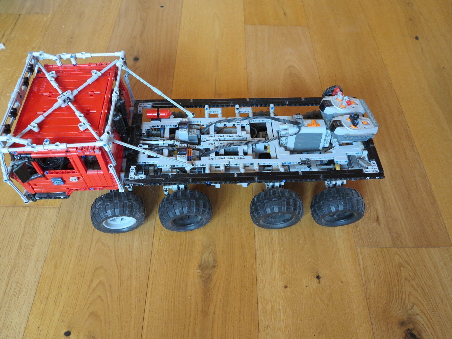 Jouets: Tatra moc Lego 8x8 – D'occasion à Bettmeralp par stermei