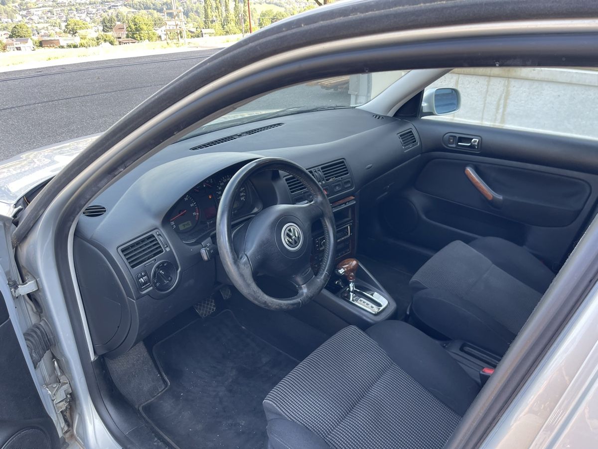 VW Autos: VW Bora 2.3 Automat – D'occasion à Spiez par bertula 6