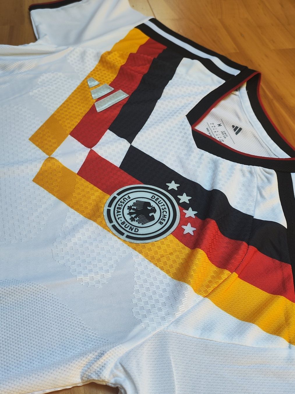 Adidas Canottiere & Pantaloni: Deutschland Heimtrikot 2026 – Nuovo (secondo la descrizione) da Breitenbach venduto da Lqris 3