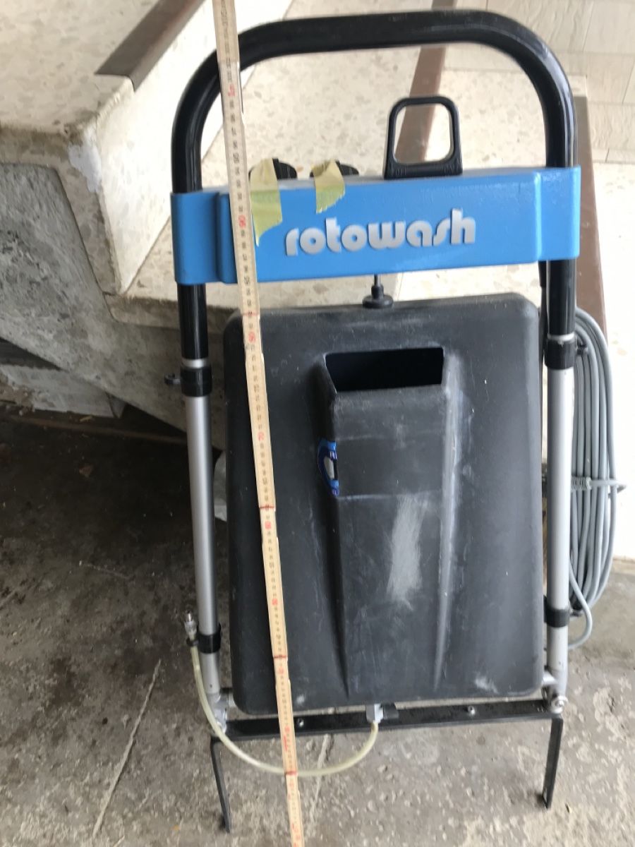 Pompe & Parti di ricambio: Wassertank / Pumpe für Camping – Usato da Muotathal venduto da hol_9gkd
