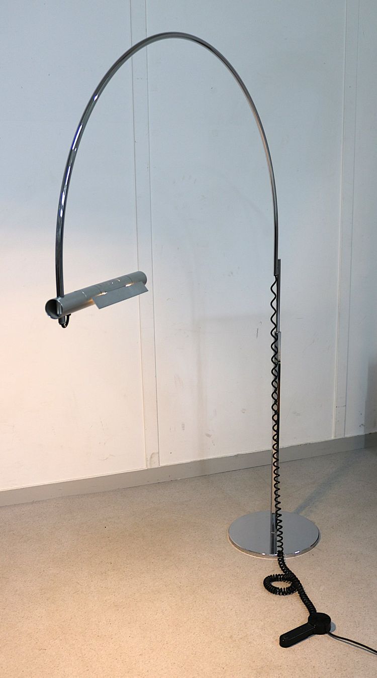 Baltensweiler Lampade: Baltensweiler Bogenlampe mit Halo Stativ – Usato da Volketswil venduto da brockipfannenstil 1
