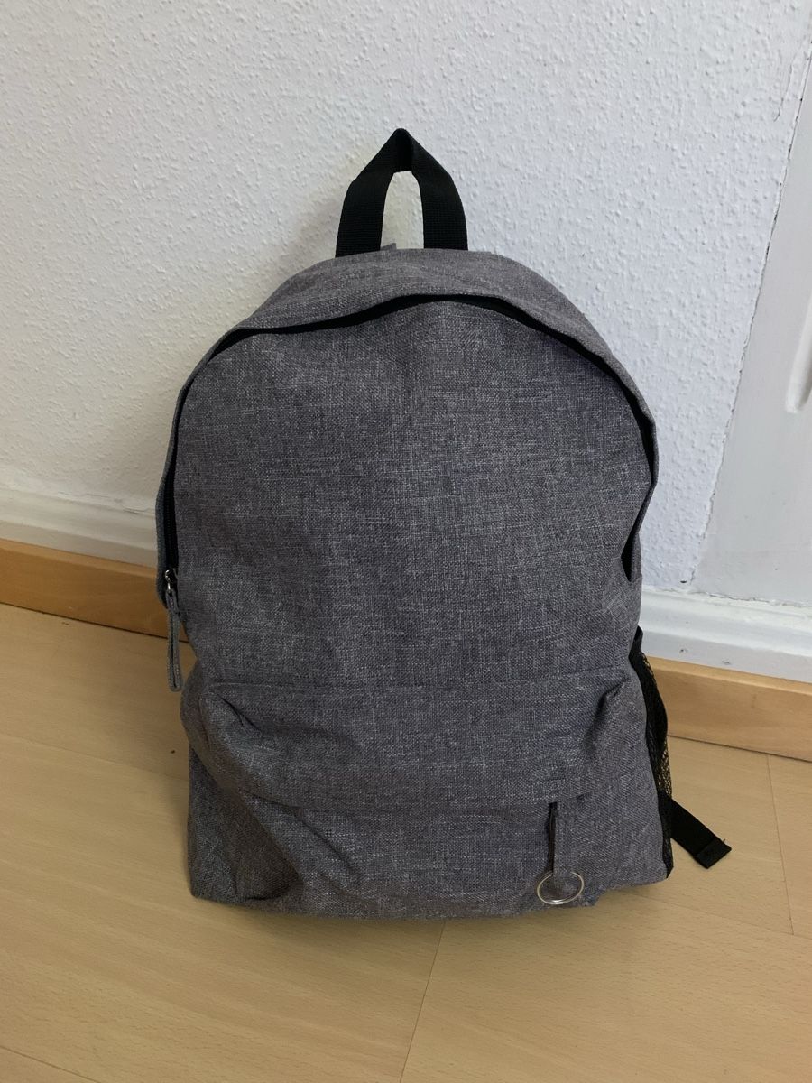 Zaini: Grauer Rucksack, neuwertig – Nuovo (secondo la descrizione) da Luzern venduto da deb_dg6g 1