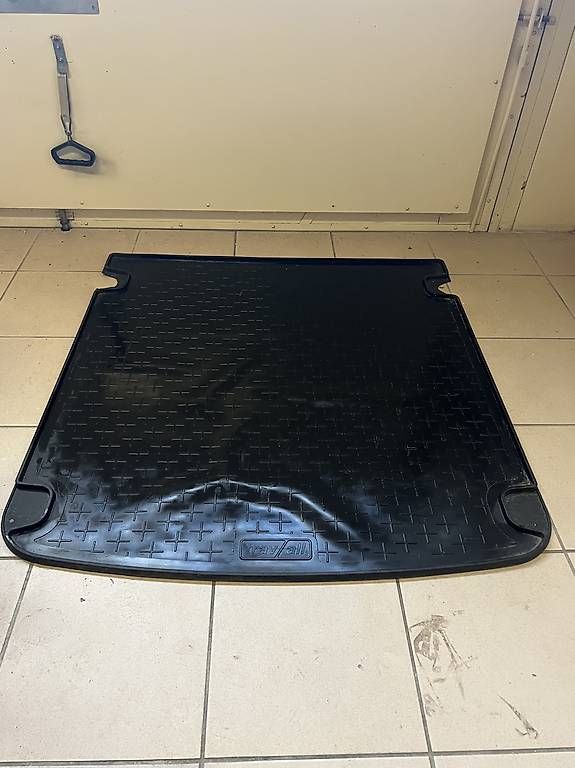 Tappeti & Tappetini: Tapis bac de coffre Audi a4 – Usato da Onex venduto da Bazma