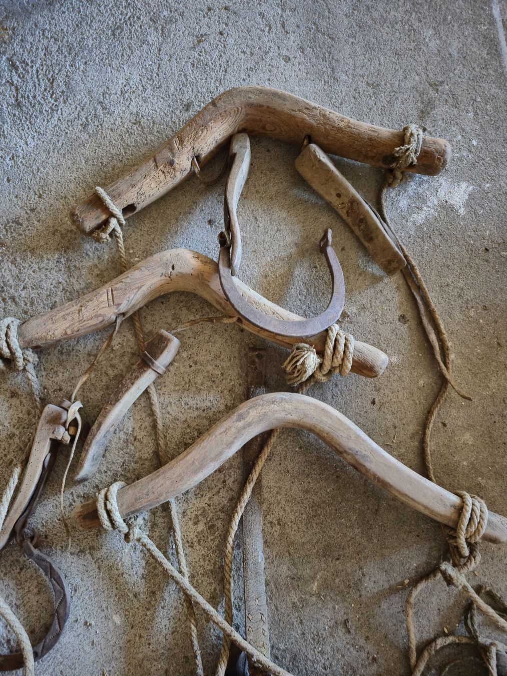 Articoli in legno: Rinderjoch Antik – Usato da Watt venduto da HFRE