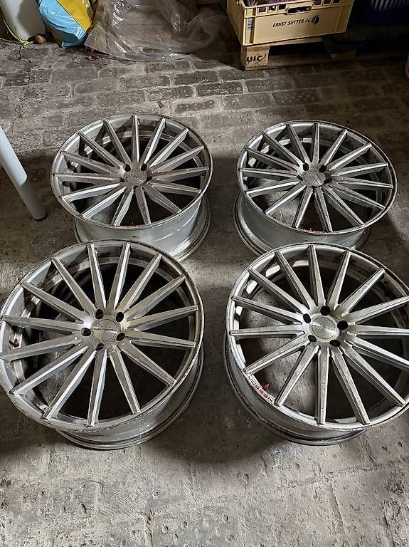 Felgen: Vossen VFS2 22 Zoll  – Gebraucht aus Arbon von Mero_Az
