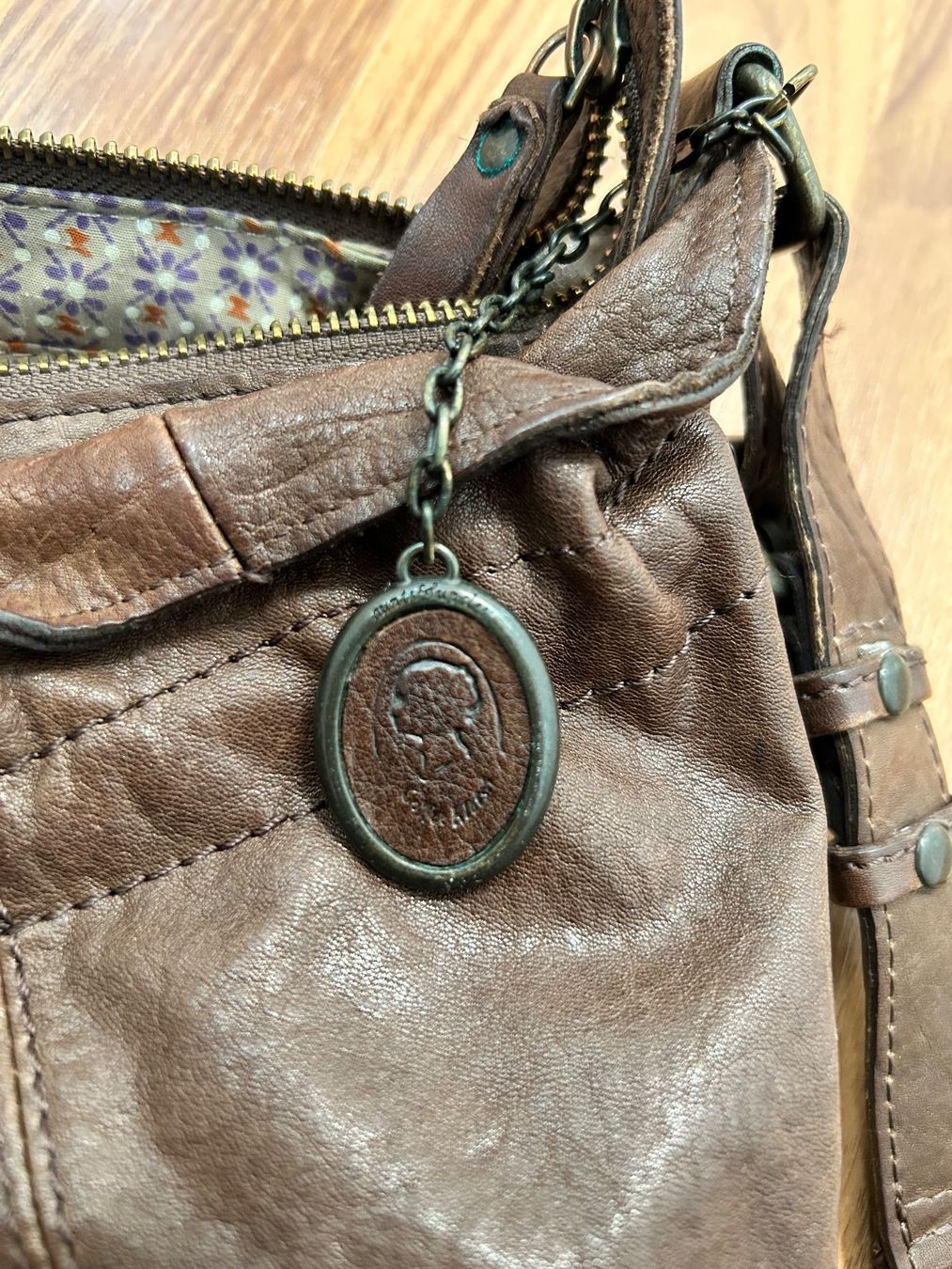 Aunts & Uncles Taschen für Damen: Sac A&U en cuir véritable – Gebraucht aus MARTIGNY von xmi_q5tv 5