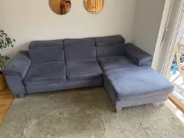 Ecksofa grau mit Stauraum – guter Zustand