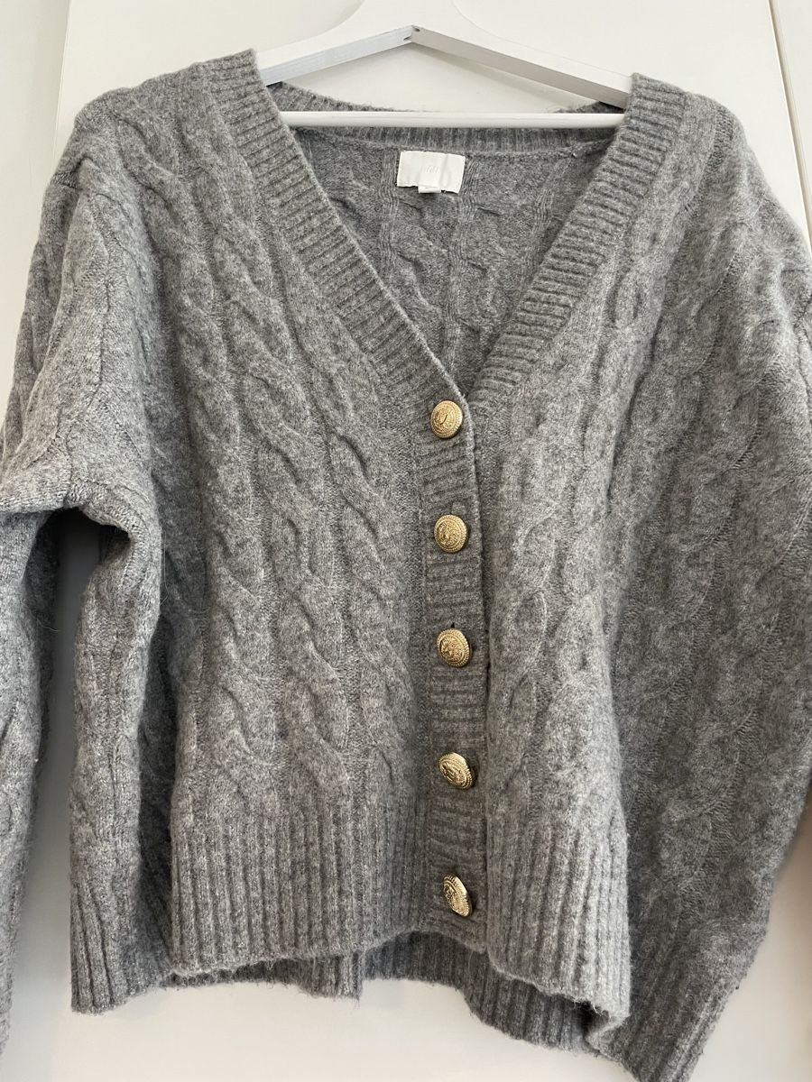 H&M Pulls & Sweat-shirts: Grey cardigan L – Neuf (Voir description) à Roche VD par closetcleanse 2