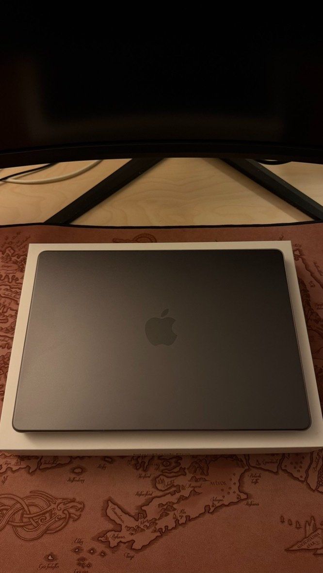 Apple Portables: Apple MacBook PRO M5 – D'occasion à Dombresson par DazLem23 4