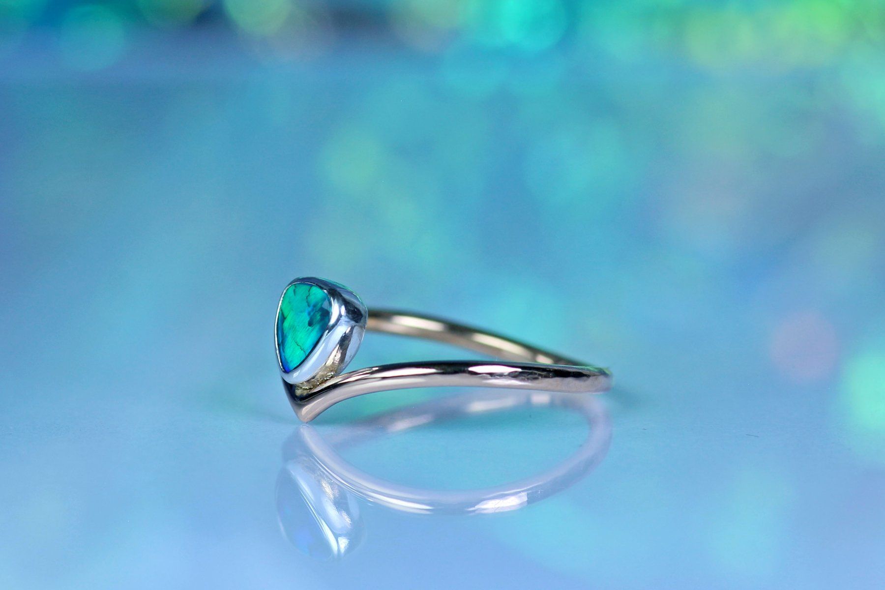 Ringe: AURORA ETERNA Bicolor Ring in 18k Roségold mit Black Opal – Neu und originalverpackt aus Bern von OSONO.Design 5