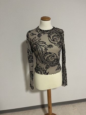 FB Sister Mesh Top Gr. S – Drachenprint Y2K