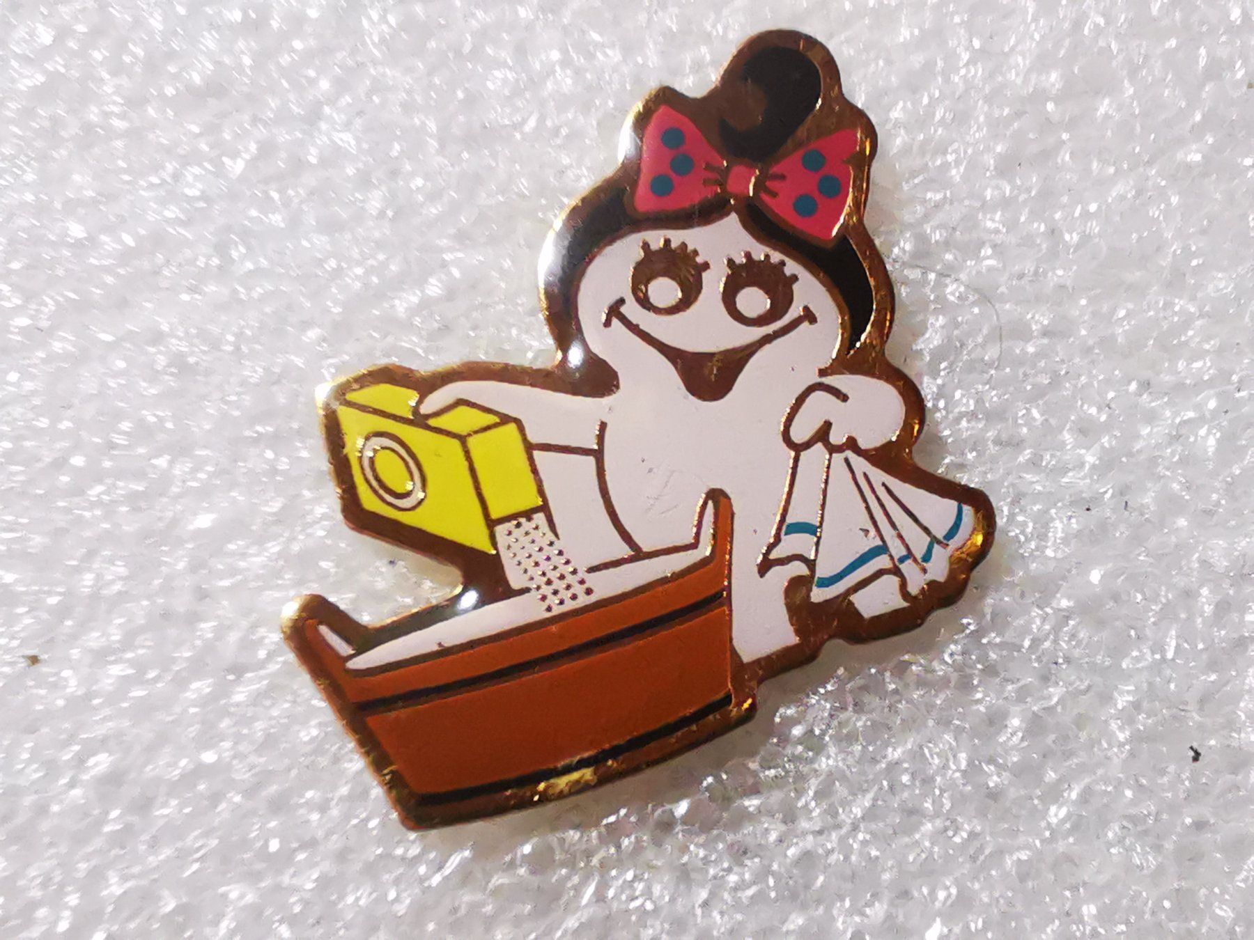 Placchette & Badge: Ansteckpin 123: Maga Bio – Usato da Oppligen venduto da Pin-Fall-Shop