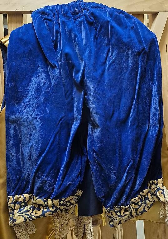 Costumi: Fasnachtskleid Royal – Usato da Luzern venduto da ker_lj92 1