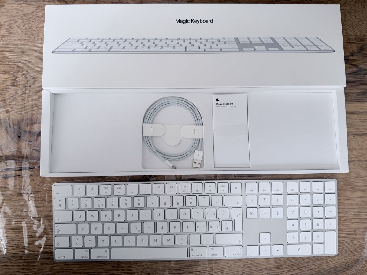 Apple Tastiere: Apple Magic Keyboard A1843 mit Originalverpackung – Nuovo (secondo la descrizione) da Bolligen venduto da Kamilla86
