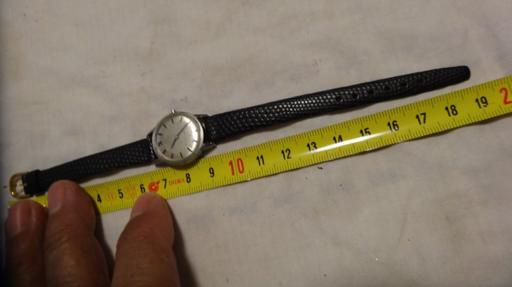 Certina Montres: CERTINA DAMEN SEHR KLEIN UHR.AUTOMATIC.SWISS MADE.NICHTLAUFT – D'occasion à zürich par ahmad01 1