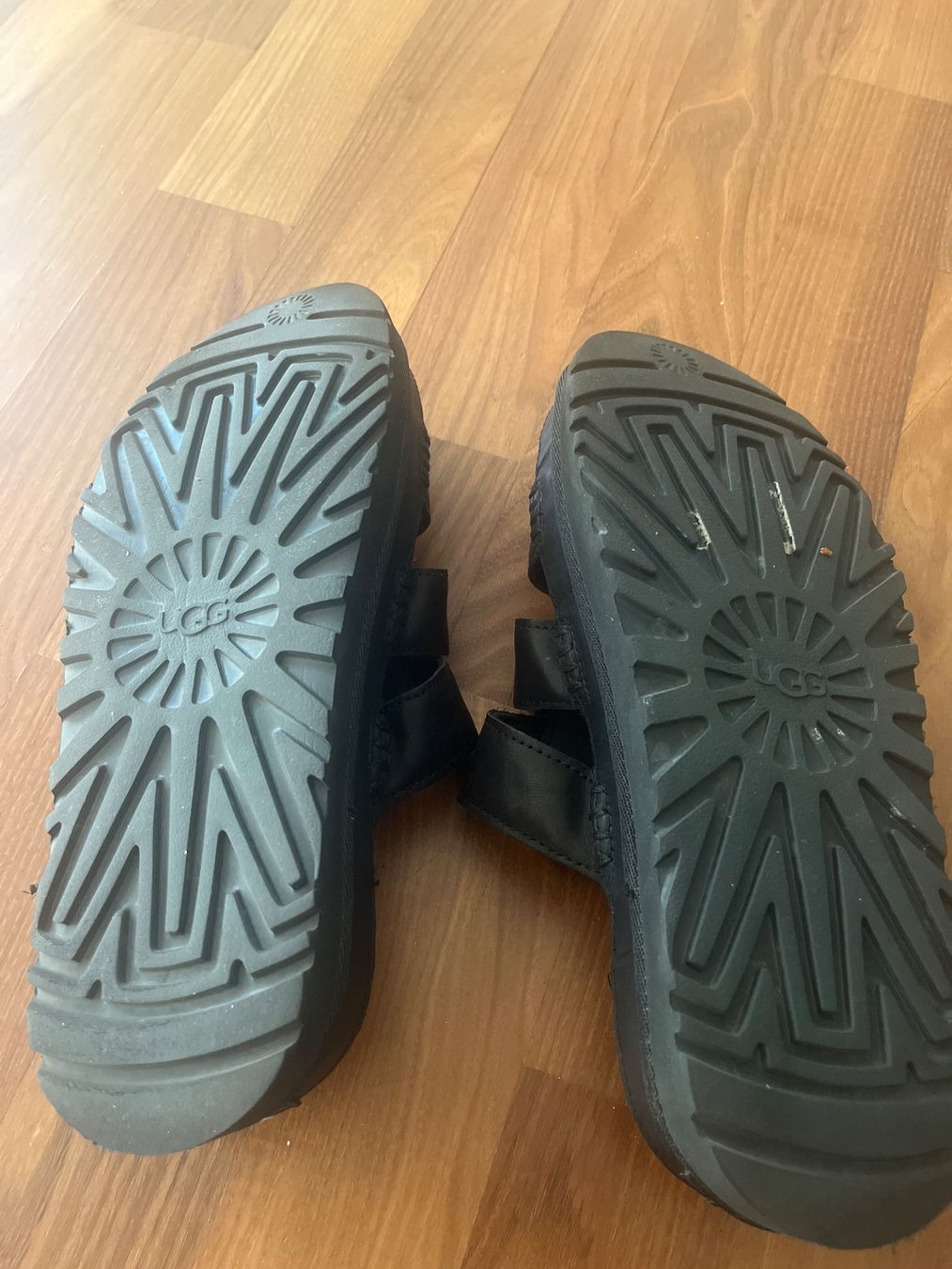 Ugg Damenschuhe: UGG 39.5 – Gebraucht aus Frauenfeld von Lollipop77 2