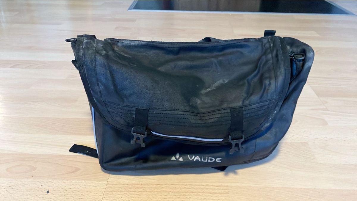 Vaude Taschen: Vaude Fahrradtasche Hinterrad Gepäckträger – Gebraucht aus Würenlos von bassualdo