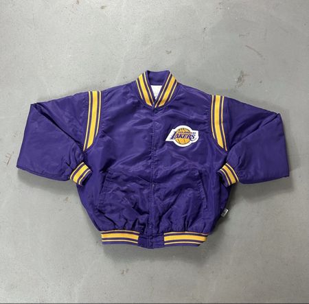 Vintage 90s LA Lakers NBA Satin Bomber Jacke Purple Gold
