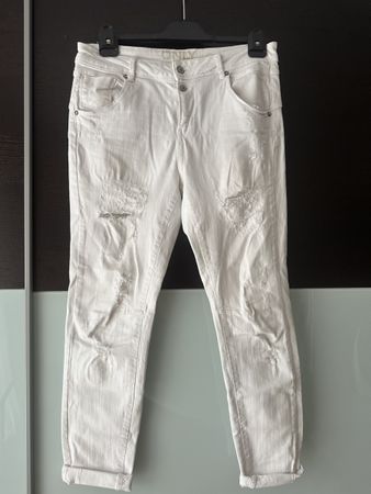 Boyfriend Jeans weiss Gr. 40/42 zerissen