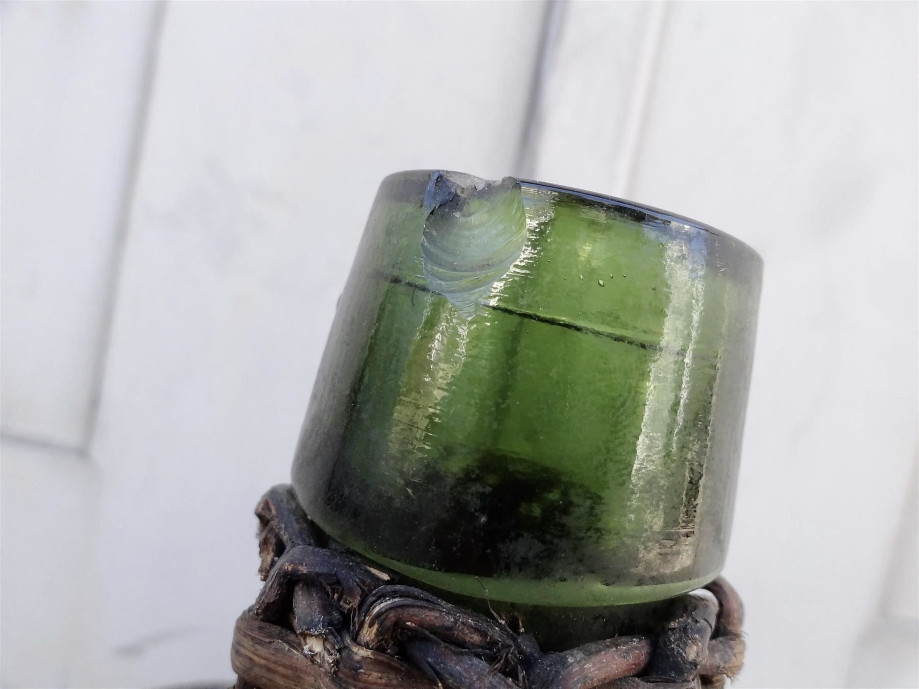 Bottiglie: alte grosse Korbflasche – Nuovo e nell'imballaggio originale da Kerzers venduto da Flaschenposten 3