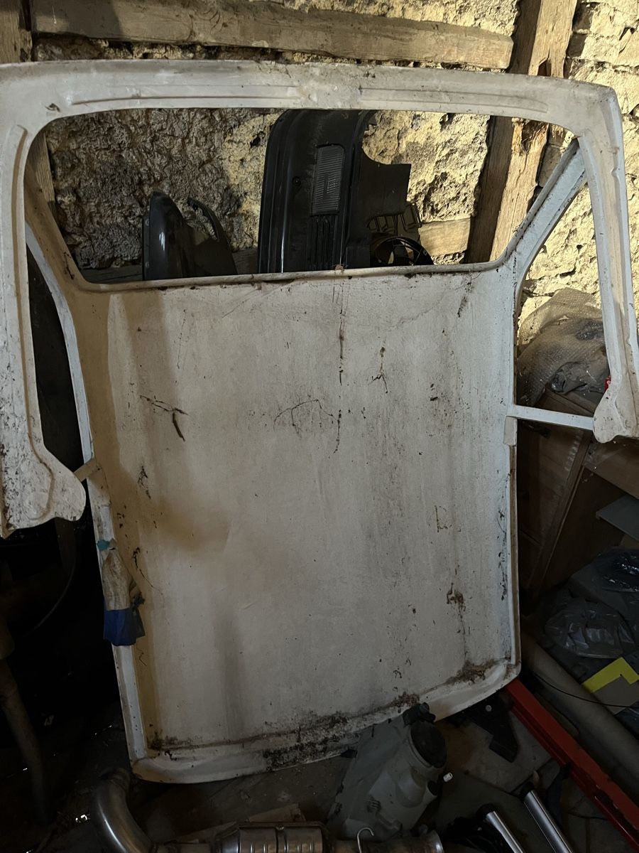Triumph Tutti pezzi di ricambio auto: Triumph Stag Cabrio Hardtop aus Glasfaser  – Usato da Büren SO venduto da Jasper_XD