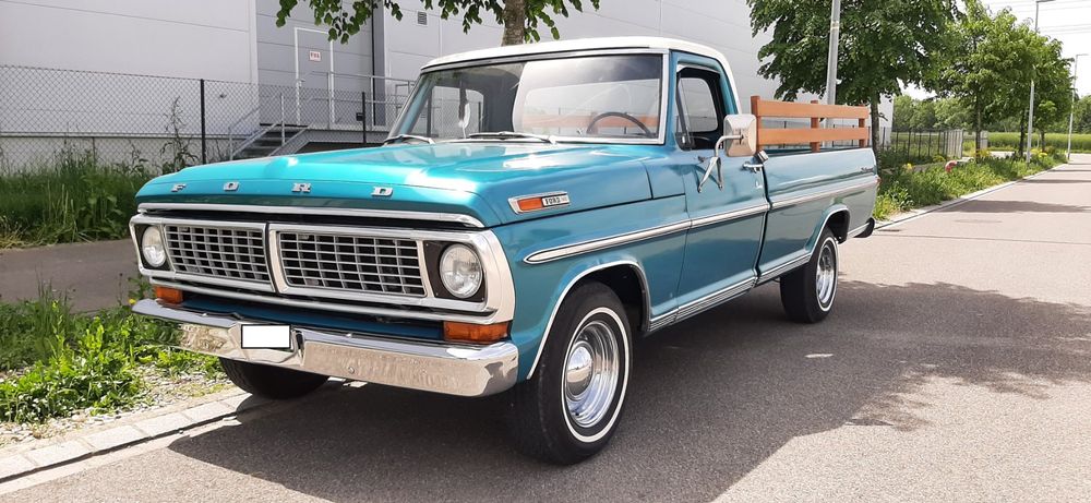 Ford F100 Pickup