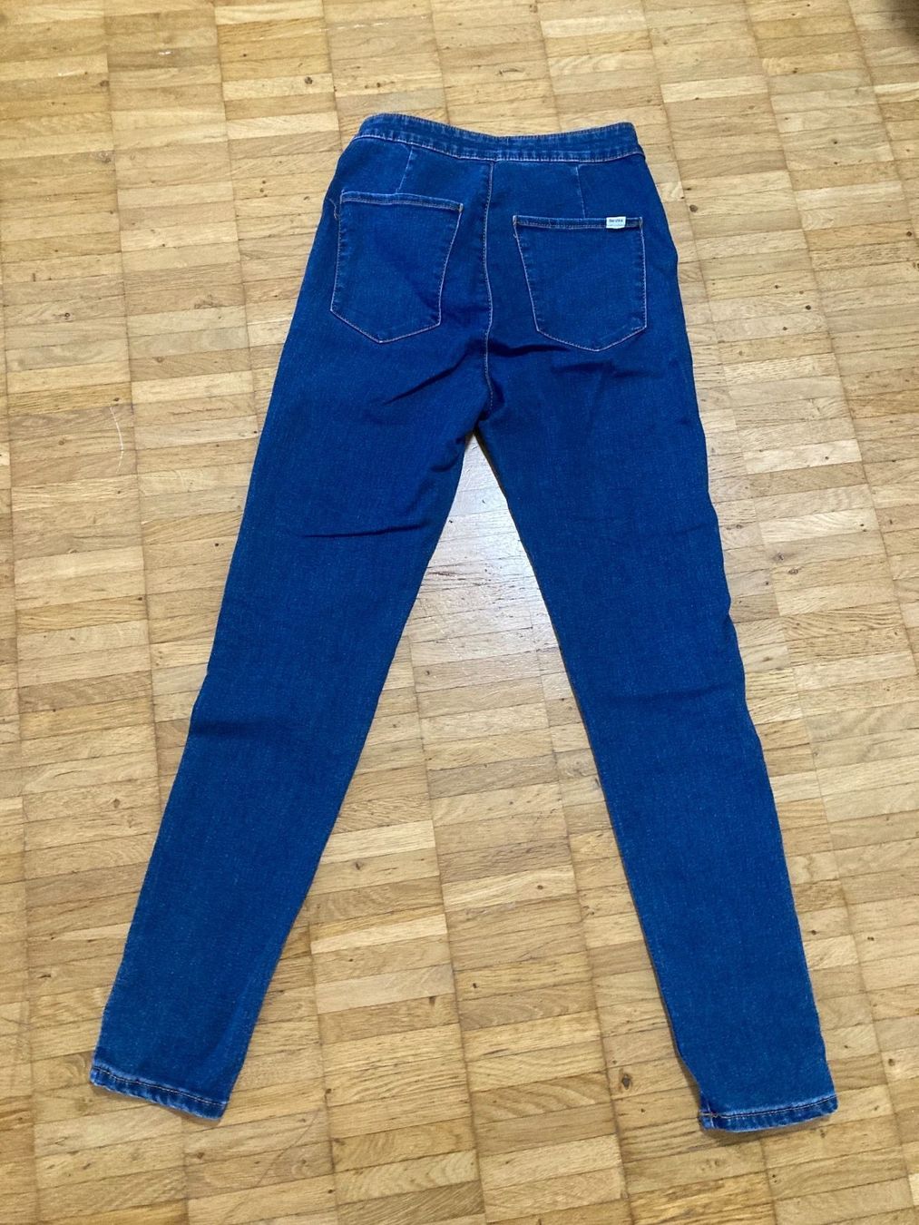Jeans: Blaue Jeggings Gr. 38 – Usato da Thun venduto da Vans_98 1