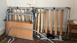 Elektro-Pflegebett aus Holz normale Grösse, ohne Matraze