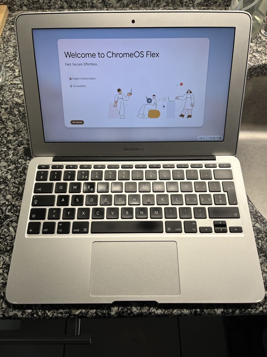 Apple Notebook: Edles Apple MacBook Air 11" (ChromeOS Flex) – Usato da Belp venduto da embudu20 2