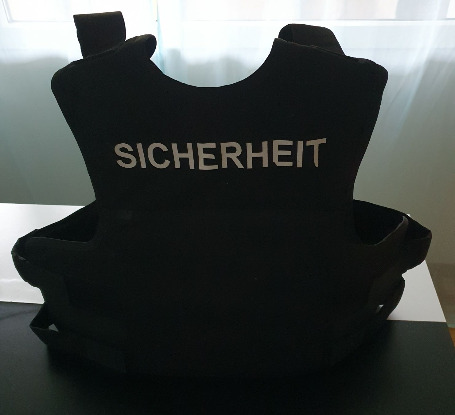 Schutz & Schoner: Stichweste"Sicherheitsdienst" – Gebraucht aus Malters von minitrix79 1