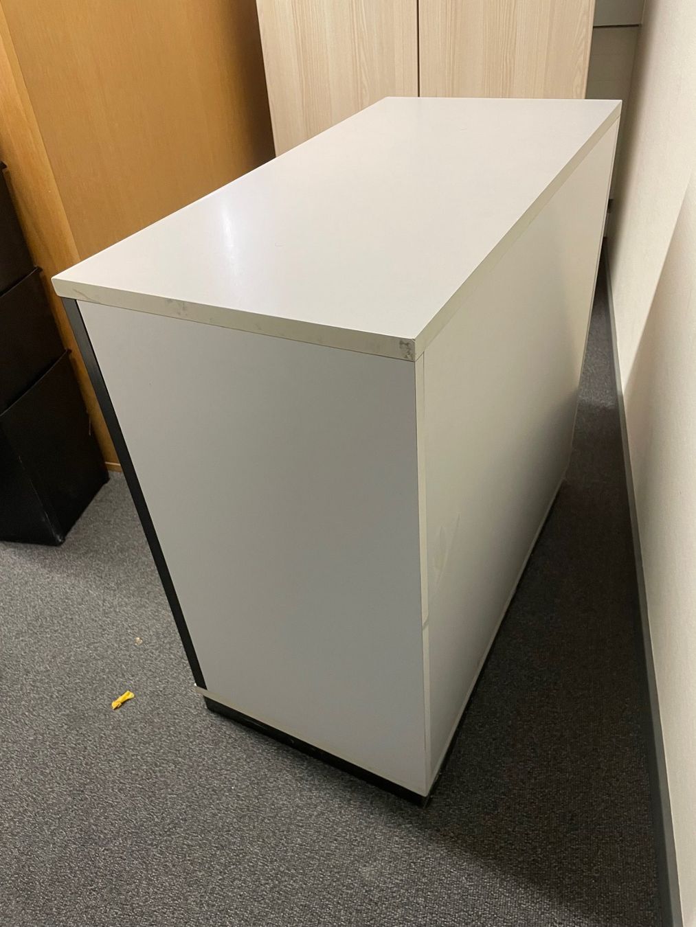 Schränke: Büro Rolladen-Aktenschrank Holz Hellgrau – Gebraucht aus Frenkendorf von pivot02 2