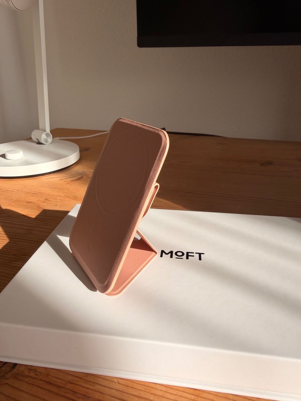 Altro in Decorazioni & Accessori: Support magnétique MOFT SNAP STAND&WALLET rose – Nuovo e nell'imballaggio originale da Delémont venduto da sem.ch 7