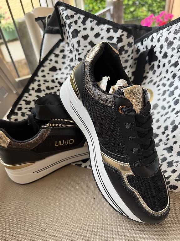 Damenschuhe: Scarpe  – Gebraucht aus Giubiasco von sca_k5m9 1