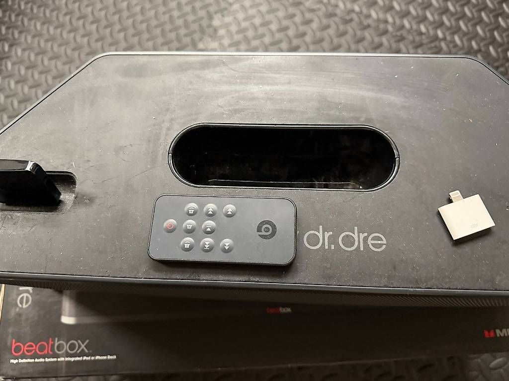 Beats Casse acustiche: Monster Beats by Dr. Dre Beatbox iPod Dockingstation – Usato da Rotkreuz venduto da R0nie10 2