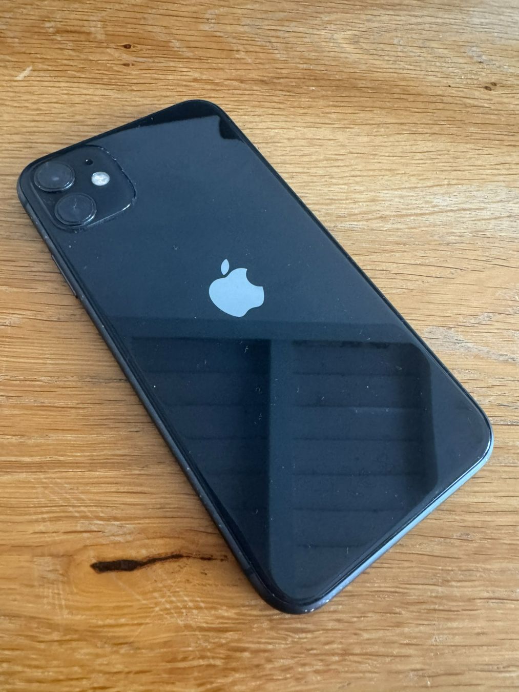 Apple Telefoni cellulari / Smartphones: Apple iPhone 11 Schwarz 64GB – Usato da Jona venduto da Zukl471 1