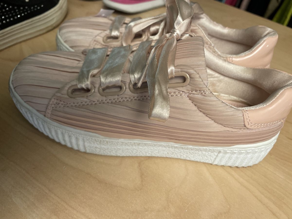 Scarpe per ragazze: Rosa vero moda Sneaker Gr. 37 – Usato da Obergerlafingen venduto da cabo4