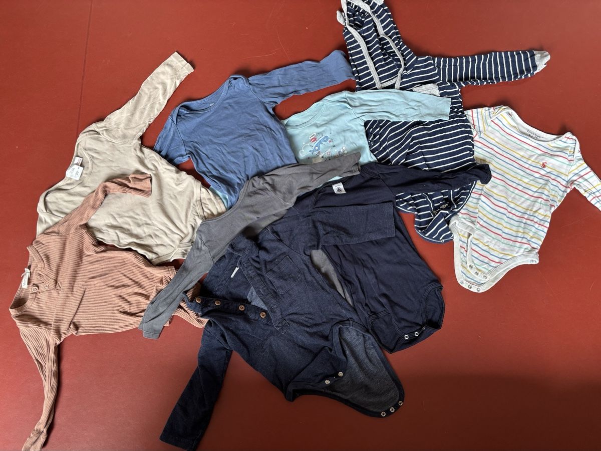 Lotti & Set di vestiti: Body shirts - Grösse 80/86/92 – Usato da Dübendorf venduto da mio_6rrv