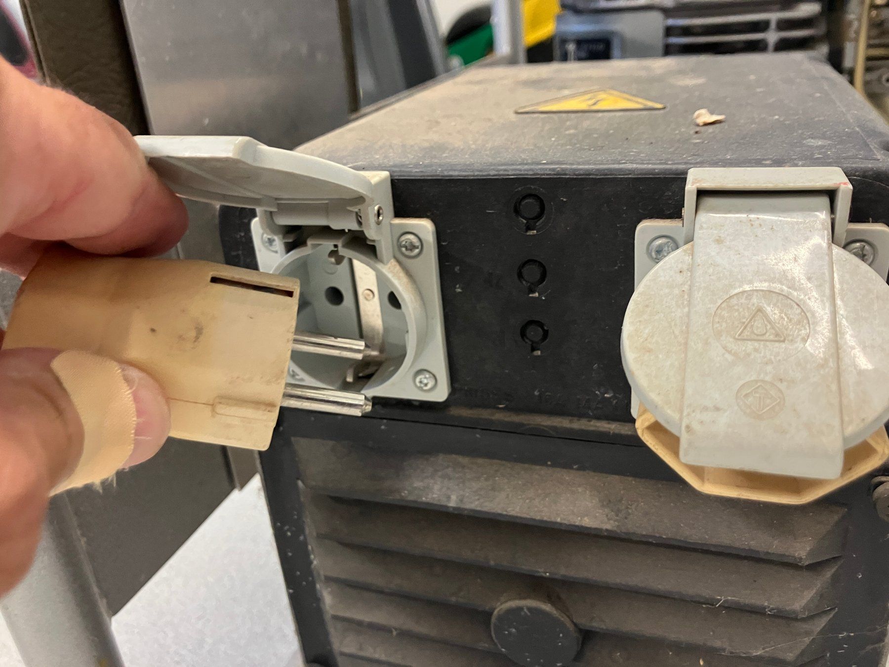 Stromgeneratoren: Notstrom Aggregat AEG – Defekt aus Lindau von PrinterGuy 5