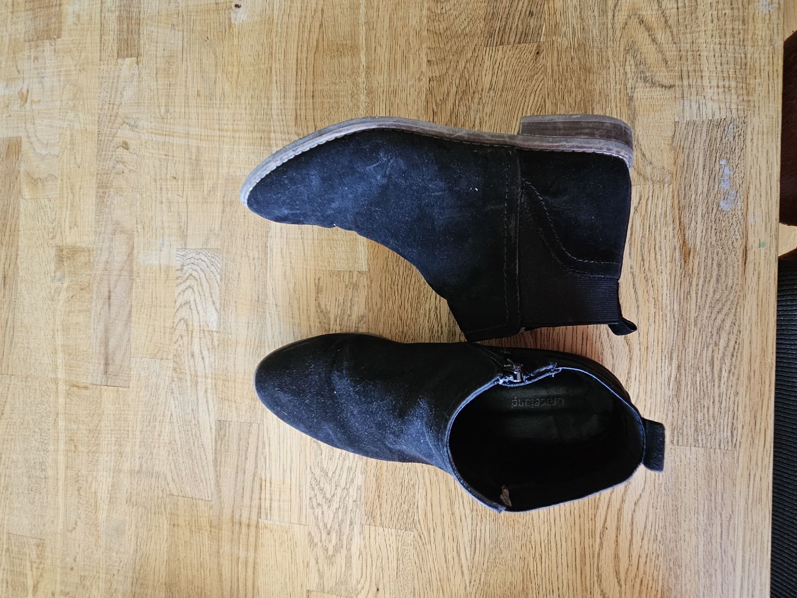 Damenschuhe: Schuhe (Stiefeln) – Gebraucht aus Emmenbrücke von Bluberli
