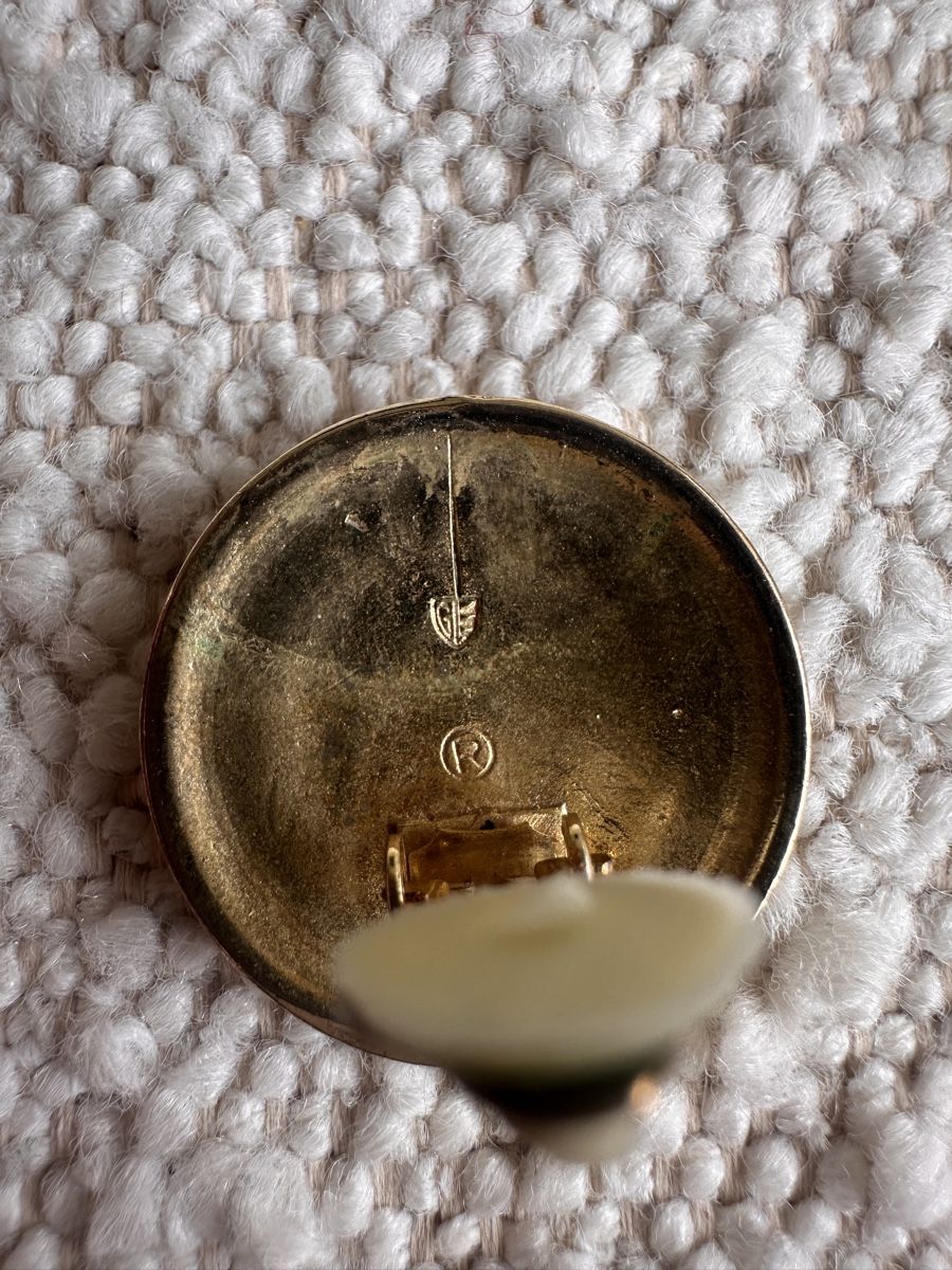 Ohrringe & -stecker: Clip-Ohrringe Goldfarben mit Muster – Gebraucht aus Baden von Marytumby 2