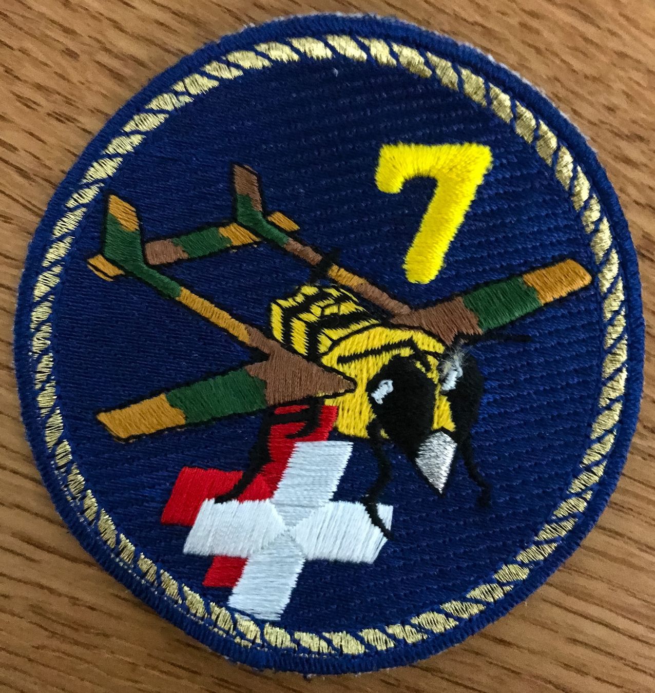 Schweizer Armee Toppe: Schweizer Luftwaffe Drohne ADS 95 Stab Gold – Nuovo (secondo la descrizione) da Bern venduto da mercandante