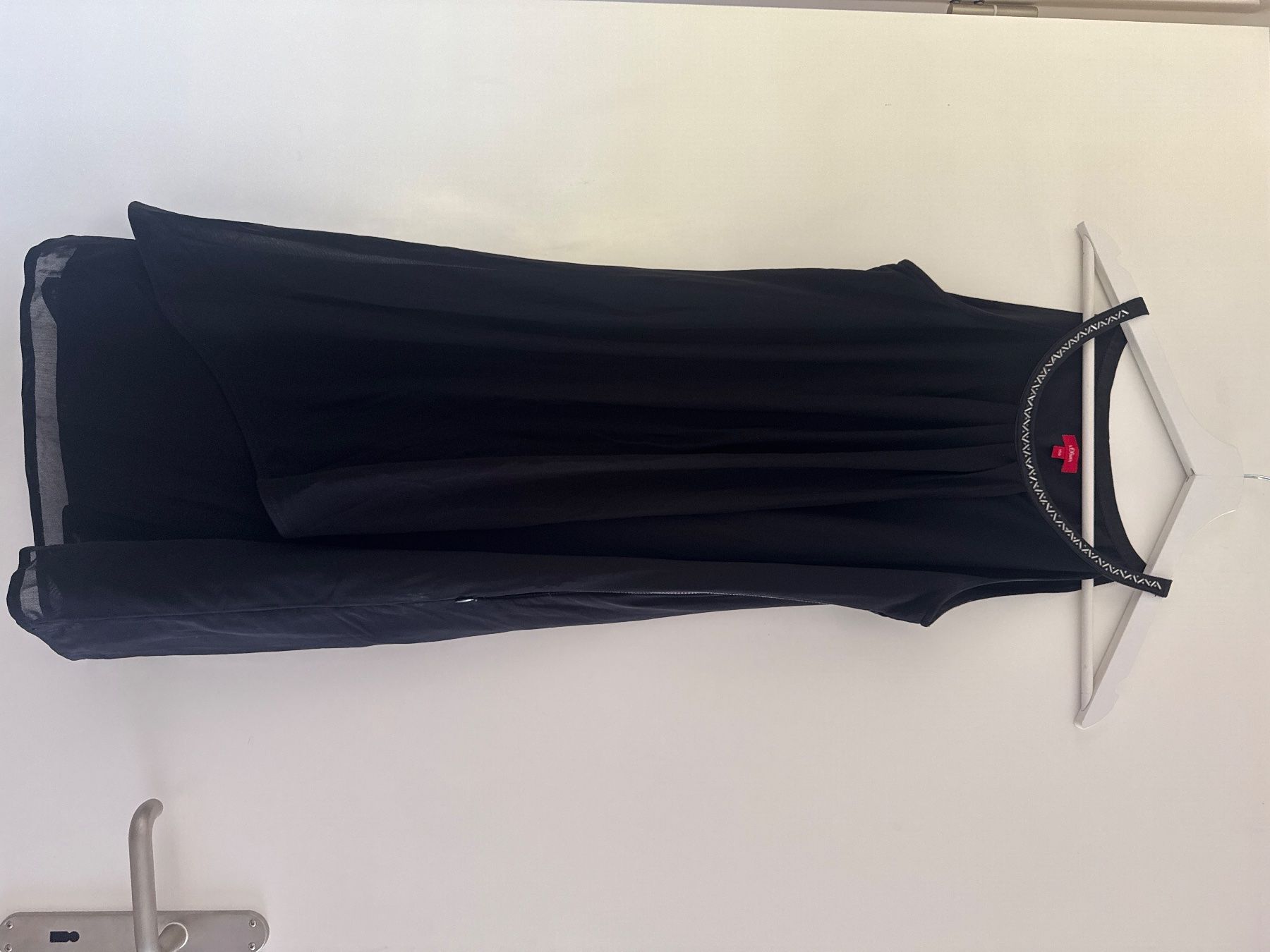 S.Oliver Vestiti & Gonne: Schwarzes Festkleid für Mädchen – Usato da Sutz venduto da lue_s5cv