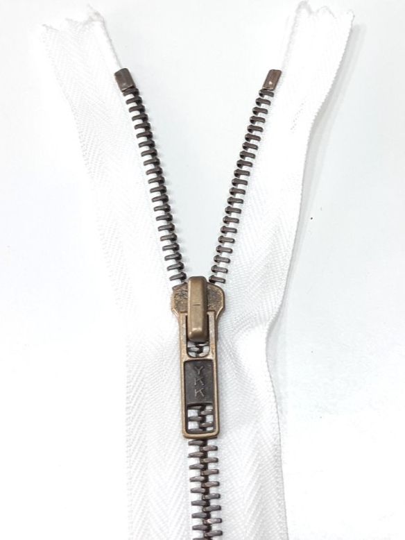 Tessuti: Reißverschluss 14 cm -  Fermeture éclair 14 cm – Nuovo (secondo la descrizione) da Savagnier venduto da Marderuth
