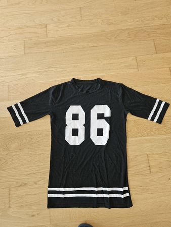 Schwarzes T-Shirt mit Nummer 86, Grösse 86, Top Zustand